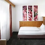 Restaurant-cafe-pension Himmel ゲストハウス