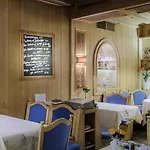 Restaurant-cafe-pension Himmel ゲストハウス