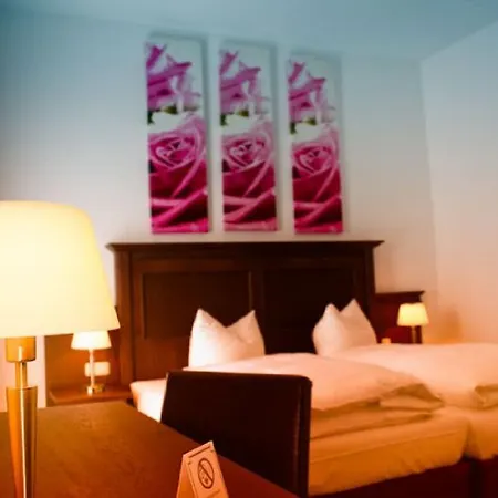 게스트하우스 Restaurant-cafe-pension Himmel 란츠후트